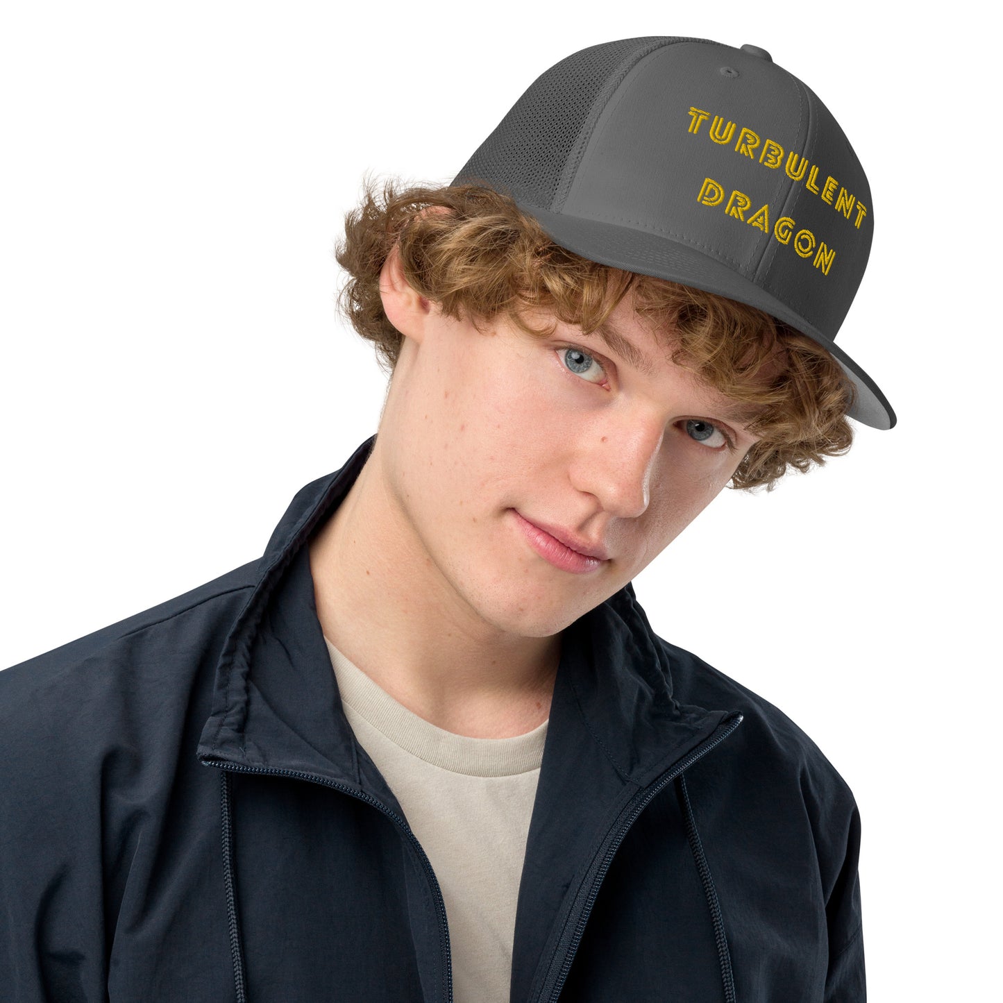 Boné trucker fechado atrás