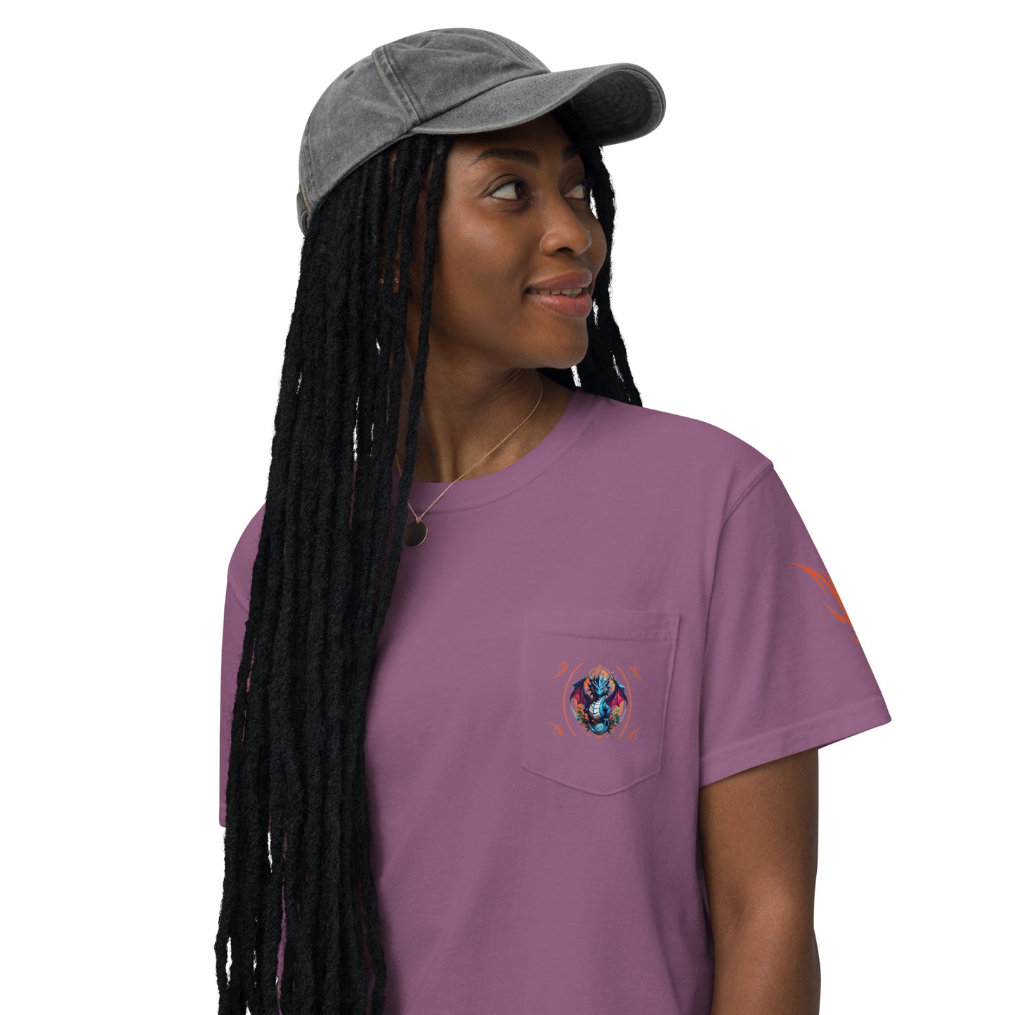 Camiseta garment dyed com bolso unissex