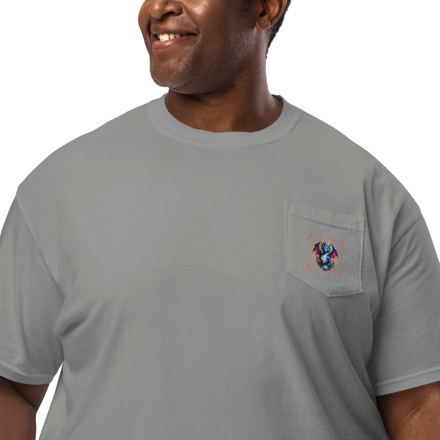 Camiseta garment dyed com bolso unissex