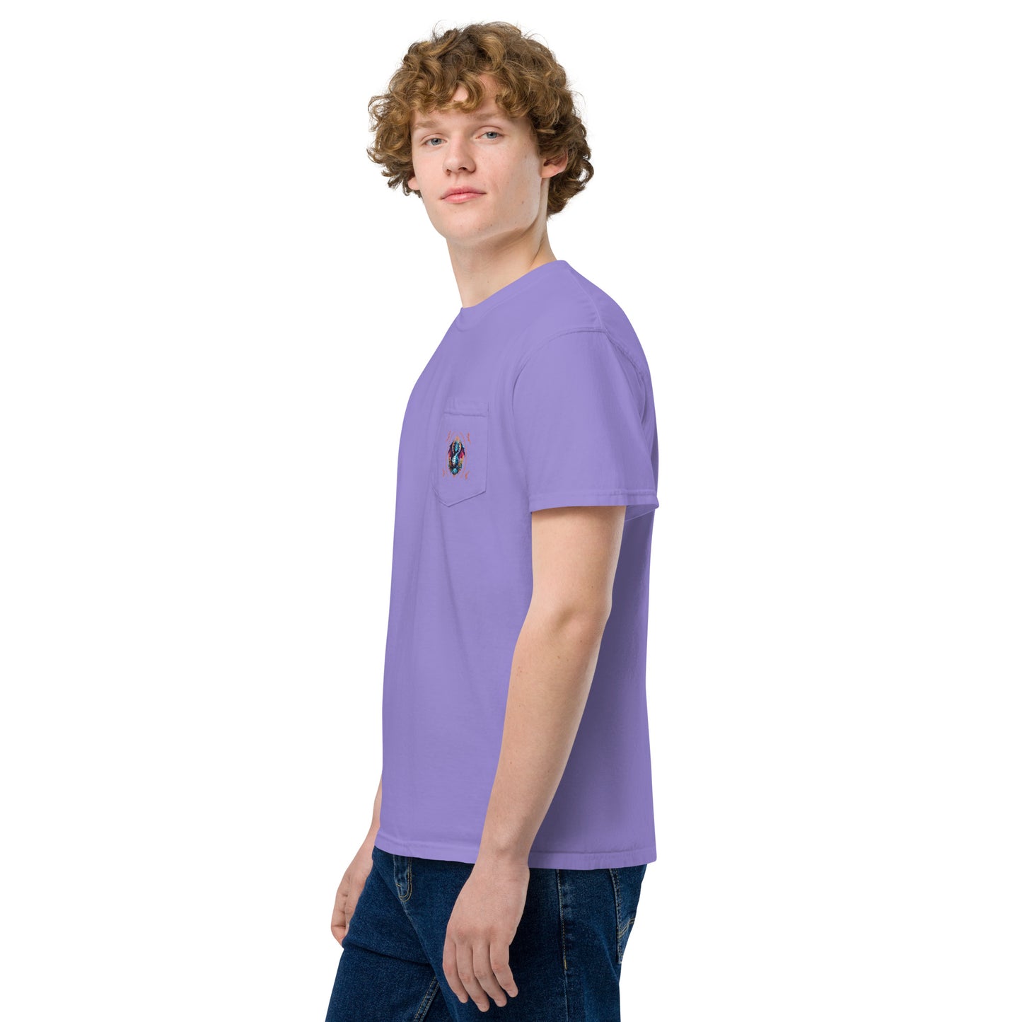 Camiseta garment dyed com bolso unissex