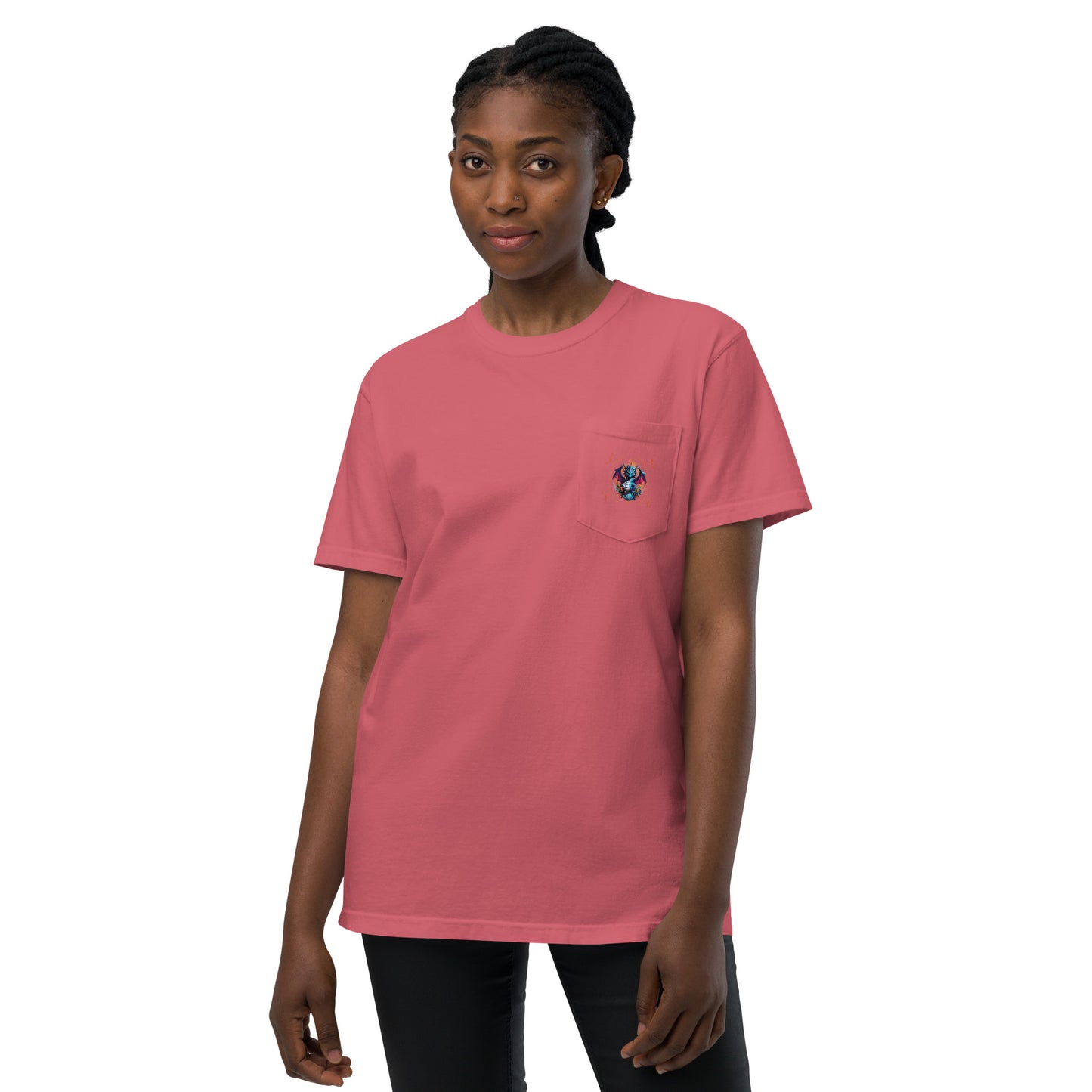 Camiseta garment dyed com bolso unissex