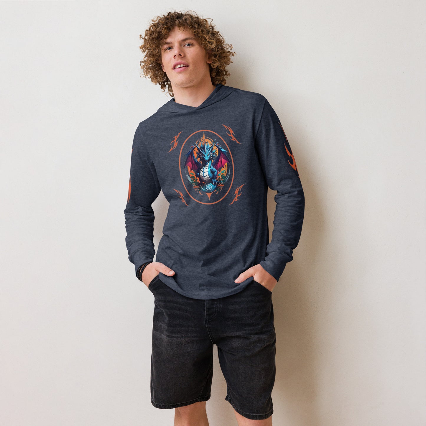 Camiseta de manga longa com capuz